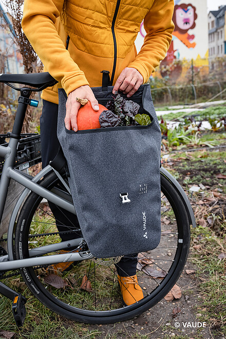 VAUDE bicycle bag made from recycled material