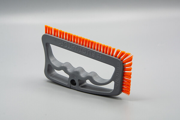 ‘Fuginator® Recycling’ is a patented joint brush with a handle made from recycled HDPE material. The product offers a simple, quick and ergonomic solution for cleaning tile joints in bathrooms and kitchens, for example.