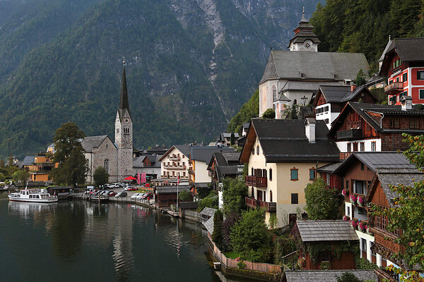 Image credit: Hallstatt Autumn 2014, photo by Viorel Muntean