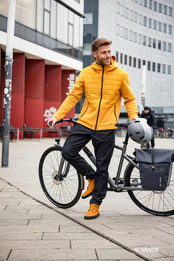 Environmentally friendly and well thought-out - the stylish ReCycle Commute Single rear pannier is a sustainable everyday companion for bike commuters (Image source: © VAUDE).